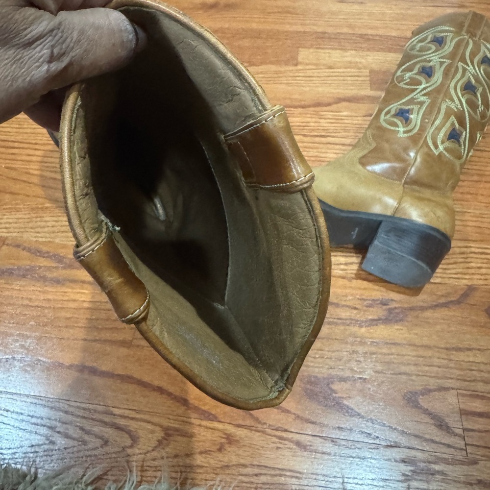 Brown Leather Cowboy Boots with Beautifully Embroidery and fully lined. Size 8M - Picture 8 of 10